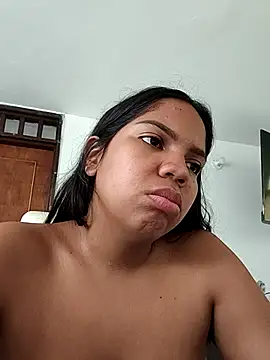 Snapshot of CloeeHills_ chatting on 10/07/25, 12:57 CloeeHills  online show from 10/07/25, 12:57