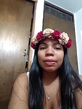 Snapshot of CloeeHills_ chatting on 10/15/25, 01:06 CloeeHills  online show from 10/15/25, 01:06