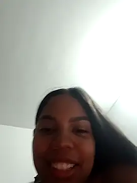 Snapshot of CloeeHills_ chatting on 10/17/25, 03:20 CloeeHills  online show from 10/17/25, 03:20