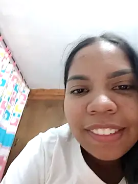 Snapshot of CloeeHills_ chatting on 10/17/25, 06:21 CloeeHills  online show from 10/17/25, 06:21