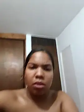 Snapshot of CloeeHills_ chatting on 10/18/25, 06:52 CloeeHills  online show from 10/18/25, 06:52