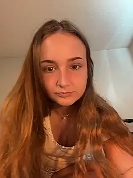 Snapshot of MadilynX777 chatting on 10/12/25, 06:18 MadilynX777 online show from 10/12/25, 06:18