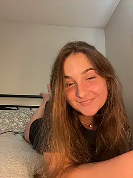 Snapshot of MadilynX777 chatting on 10/13/25, 10:43 MadilynX777 online show from 10/13/25, 10:43