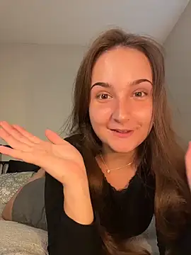 Snapshot of MadilynX777 chatting on 10/14/25, 10:54 MadilynX777 online show from 10/14/25, 10:54