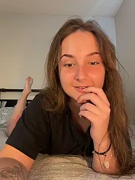 Snapshot of MadilynX777 chatting on 10/16/25, 09:05 MadilynX777 online show from 10/16/25, 09:05