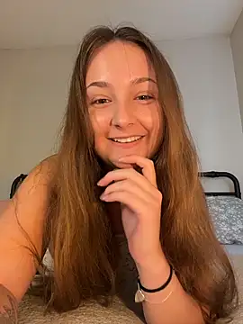 Snapshot of MadilynX777 chatting on 10/20/25, 10:43 MadilynX777 online show from 10/20/25, 10:43