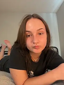 Snapshot of MadilynX777 chatting on 10/21/25, 10:10 MadilynX777 online show from 10/21/25, 10:10