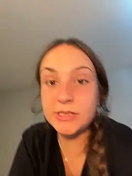 Snapshot of MadilynX777 chatting on 10/22/25, 09:58 MadilynX777 online show from 10/22/25, 09:58