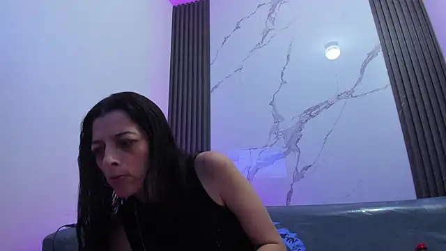 ShaunaDream online show from 05/18/26, 02:07