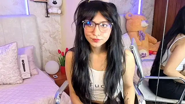 VioletxBloom online show from 02/04/26, 08:36