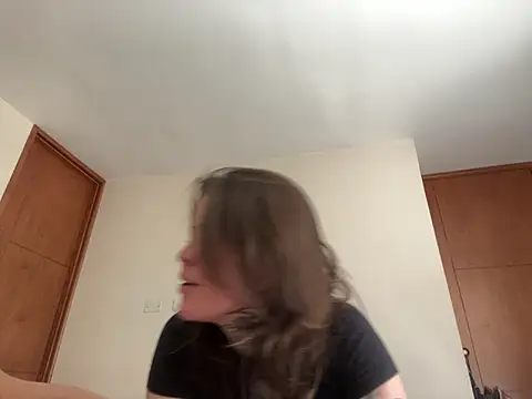 Snapshot of Kaliykatie chatting on 12/16/25, 04:34 Kaliykatie online show from 12/16/25, 04:34