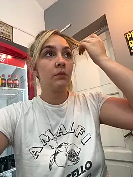 Snapshot of ayebran chatting on 11/27/25, 07:16 ayebran online show from 11/27/25, 07:16