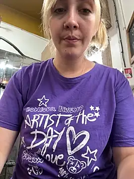 Snapshot of ayebran chatting on 11/29/25, 03:26 ayebran online show from 11/29/25, 03:26