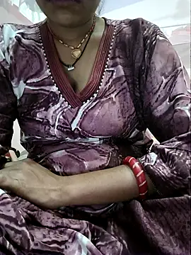 Snapshot of Miss_Sija chatting on 07/31/26, 04:39 Miss Sija online show from 07/31/26, 04:39