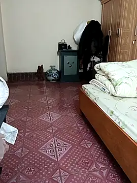 Moona heny online show from 11/17/25, 12:49