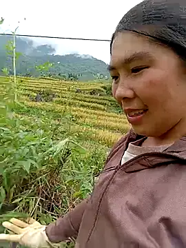 Snapshot of quynhkoolbae chatting on 09/14/25, 02:11 quynhkoolbae online show from 09/14/25, 02:11