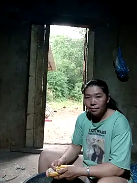 Snapshot of quynhkoolbae chatting on 09/17/25, 11:06 quynhkoolbae online show from 09/17/25, 11:06