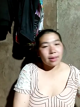 Snapshot of quynhkoolbae chatting on 09/21/25, 01:24 quynhkoolbae online show from 09/21/25, 01:24