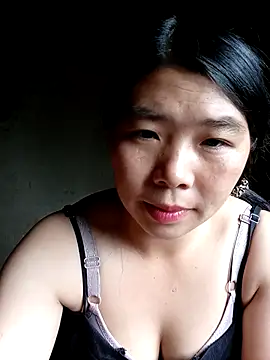 Snapshot of quynhkoolbae chatting on 10/08/25, 01:03 quynhkoolbae online show from 10/08/25, 01:03