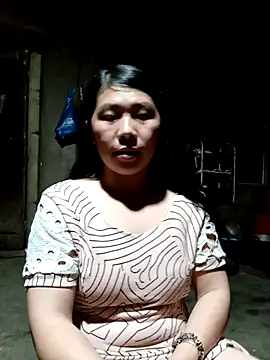 Snapshot of quynhkoolbae chatting on 10/10/25, 01:10 quynhkoolbae online show from 10/10/25, 01:10