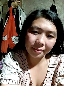 Snapshot of quynhkoolbae chatting on 10/12/25, 01:43 quynhkoolbae online show from 10/12/25, 01:43