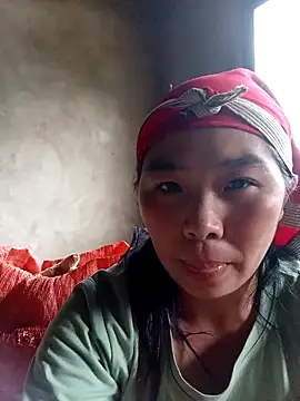 Snapshot of quynhkoolbae chatting on 10/13/25, 09:42 quynhkoolbae online show from 10/13/25, 09:42