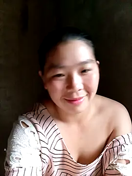 Snapshot of quynhkoolbae chatting on 10/13/25, 11:38 quynhkoolbae online show from 10/13/25, 11:38