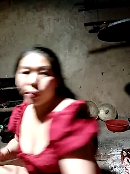 Snapshot of quynhkoolbae chatting on 10/14/25, 11:44 quynhkoolbae online show from 10/14/25, 11:44