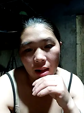 Snapshot of quynhkoolbae chatting on 10/17/25, 01:03 quynhkoolbae online show from 10/17/25, 01:03