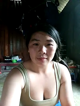 Snapshot of quynhkoolbae chatting on 10/20/25, 01:50 quynhkoolbae online show from 10/20/25, 01:50