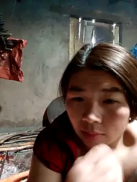 Snapshot of quynhkoolbae chatting on 11/19/25, 02:44 quynhkoolbae online show from 11/19/25, 02:44