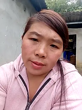 Snapshot of quynhkoolbae chatting on 11/21/25, 02:10 quynhkoolbae online show from 11/21/25, 02:10