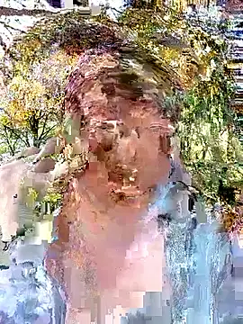 Snapshot of quynhkoolbae chatting on 11/27/25, 01:40 quynhkoolbae online show from 11/27/25, 01:40