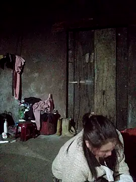 Snapshot of quynhkoolbae chatting on 12/01/25, 12:21 quynhkoolbae online show from 12/01/25, 12:21