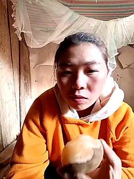 quynhkoolbae online show from 12/20/25, 01:23