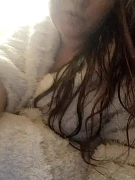 Snapshot of ivorywhisper chatting on 10/13/25, 08:42 ivorywhisper online show from 10/13/25, 08:42