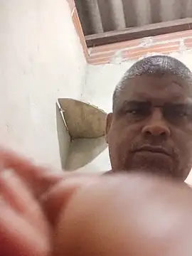 Snapshot of Fonseca_sexy chatting on 11/15/25, 06:55 Fonseca sexy online show from 11/15/25, 06:55