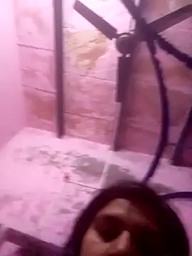 Snapshot of TINASONI chatting on 11/08/25, 11:14 TINASONI online show from 11/08/25, 11:14