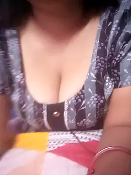 Snapshot of TINASONI chatting on 12/01/25, 11:37 TINASONI online show from 12/01/25, 11:37