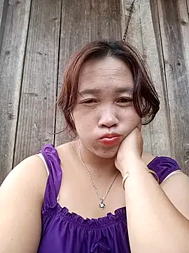 Snapshot of miumiu_00 chatting on 09/12/25, 02:22 miumiu 00 online show from 09/12/25, 02:22