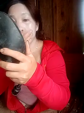 Snapshot of miumiu_00 chatting on 09/26/25, 01:09 miumiu 00 online show from 09/26/25, 01:09