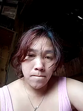 Snapshot of miumiu_00 chatting on 10/12/25, 07:40 miumiu 00 online show from 10/12/25, 07:40