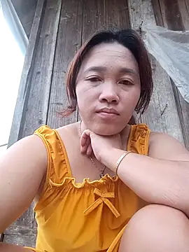 Snapshot of miumiu_00 chatting on 10/31/25, 12:55 miumiu 00 online show from 10/31/25, 12:55