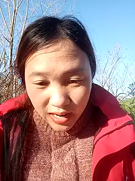 Snapshot of miumiu_00 chatting on 11/29/25, 08:39 miumiu 00 online show from 11/29/25, 08:39