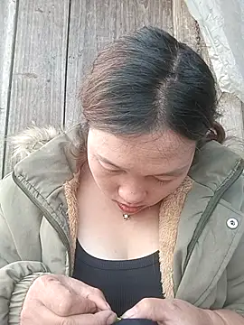 Snapshot of miumiu_00 chatting on 12/03/25, 01:57 miumiu 00 online show from 12/03/25, 01:57