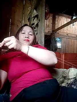 Snapshot of miumiu_00 chatting on 03/20/26, 09:03 miumiu 00 online show from 03/20/26, 09:03