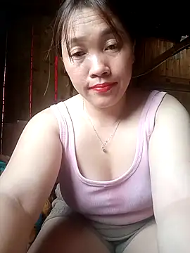 Snapshot of miumiu_00 chatting on 04/16/26, 06:58 miumiu 00 online show from 04/16/26, 06:58