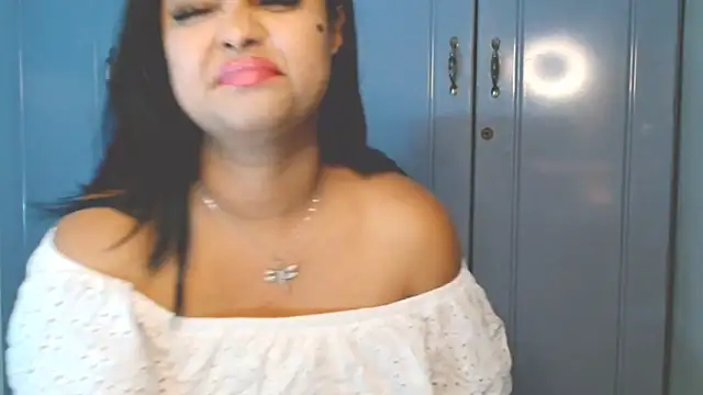 Indian GlowingMiax online show from 10/06/25, 06:27