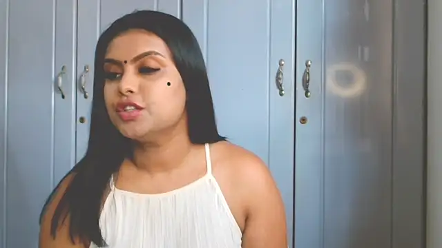 Indian GlowingMiax online show from 10/10/25, 12:15