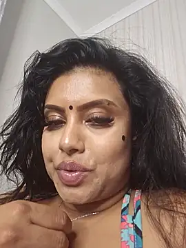 Indian GlowingMiax online show from 10/29/25, 06:20